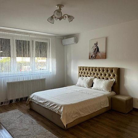 Anastasia Apartament Appartement Oradea Buitenkant foto