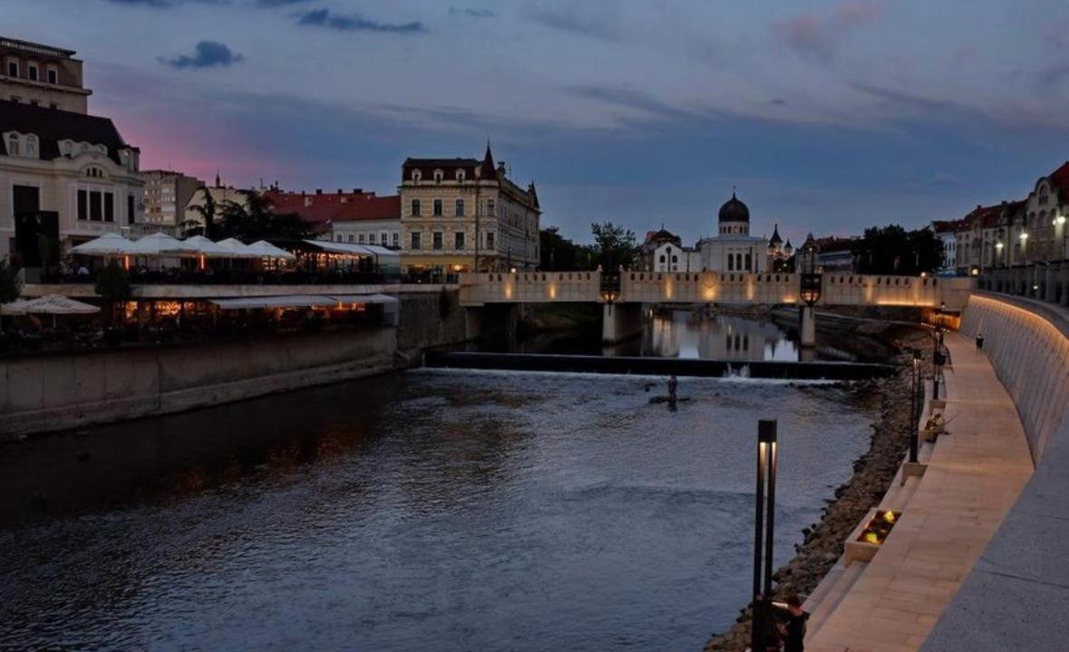 Anastasia Apartament Appartement Oradea Buitenkant foto